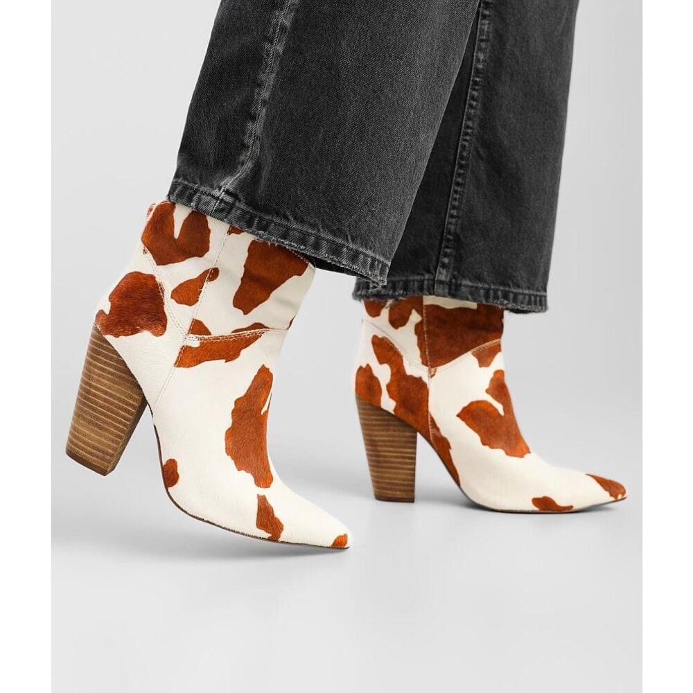 Dingo Man Tamer Western Ankle Boots Cow Print Leather Tan Size 9 Snip Toe